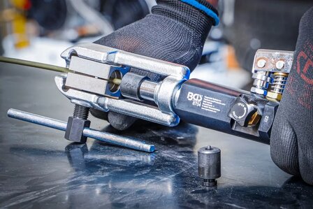 Hydraulic Flaring Tool
