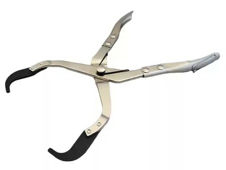 Piston bolt removal pliers for clutch pedal cylinder