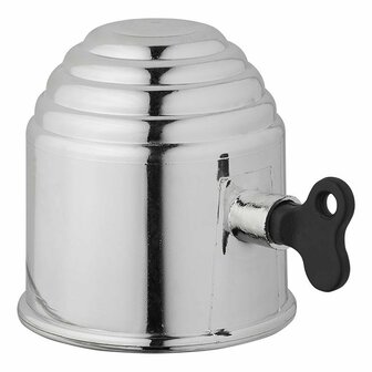 Chrome towbar cap with lock
