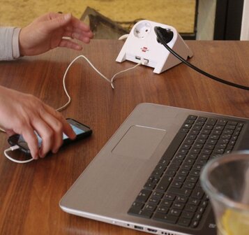 USB-Charger avec 2 Prises de chargement USB 2100mA 2 prises blanc 1,8m H05VV-F 3G1,5