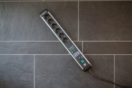 60.000A extension lead with surge protection 6-way 3m H05VV-F 3G1,5