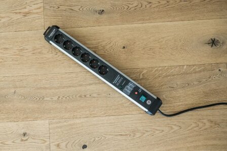 60.000A extension lead with surge protection 6-way 5m H05VV-F 3G1,5
