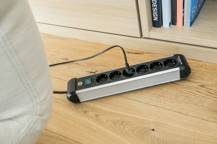 Premium extension lead with switch 6-way 3m H05VV-F 3G1.5