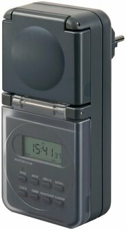 Digital 7 Day Weekly Timer IP44 in colourful display-packaging