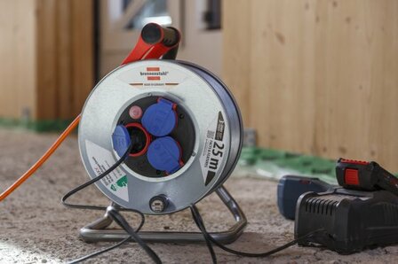 Garant S IP44 cable reel 25m AT-N05V3V3-F 3G1.5