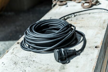 Extension cable for building site IP44 25m H07RN-F 3G1.5 black