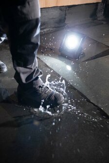 Professional Multi Battery LED Hybrid Work Light 6050 MH, 6200lm, IP65