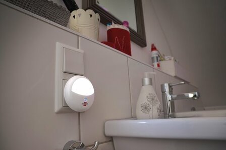 LED Nightlight OL 02R with twilight sensor