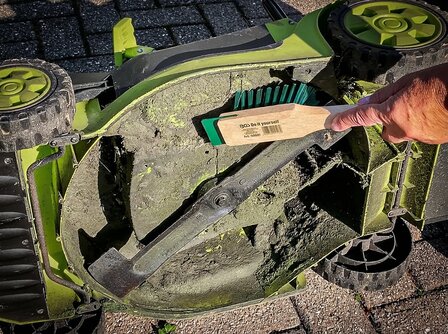 Lawnmower Brush with Scraper