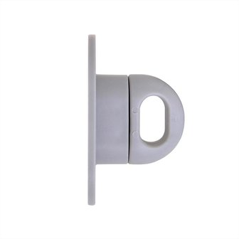 Plastic twist lock for oval eye