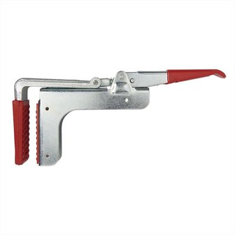 Clamp for cargo board