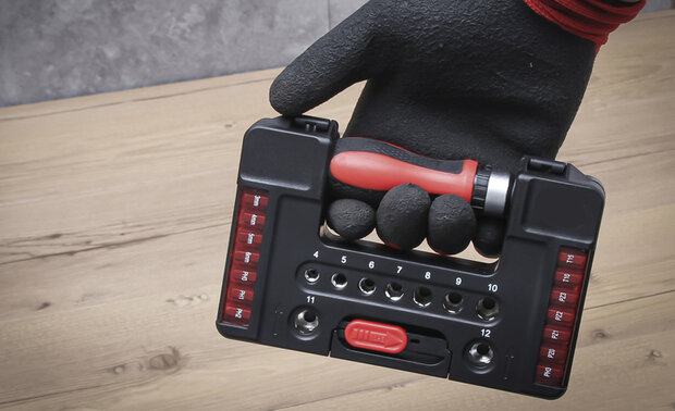 Bit / Socket Set with Ratchet Spinner Handle for Bits, reversible 38 pcs.