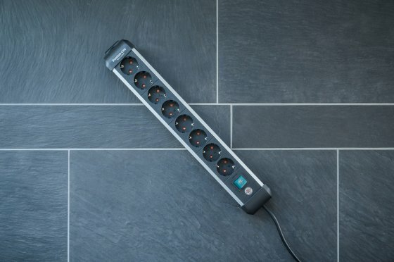 Premium extension lead  with switch 8-way 3m H05VV-F 3G1.5
