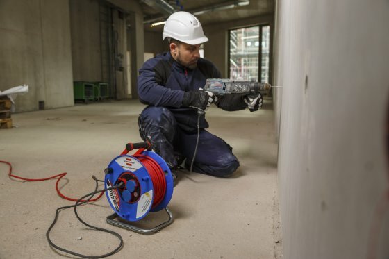 Garant Bretec IP44 cable reel for site & professional 40m H07RN-F 3G1,5