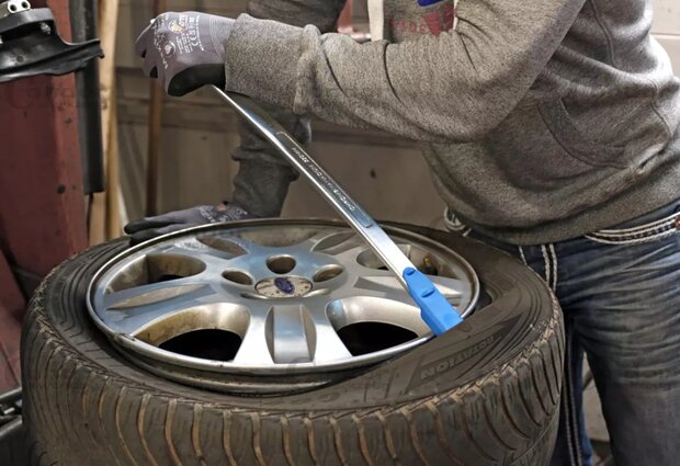 Tire Lever with Protector 535 mm