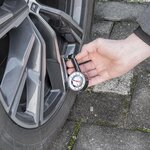Tire pressure gauge 3.8 Bar