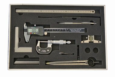 Measuring instruments with digital calipers