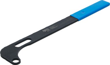 Wheel hub holding tool
